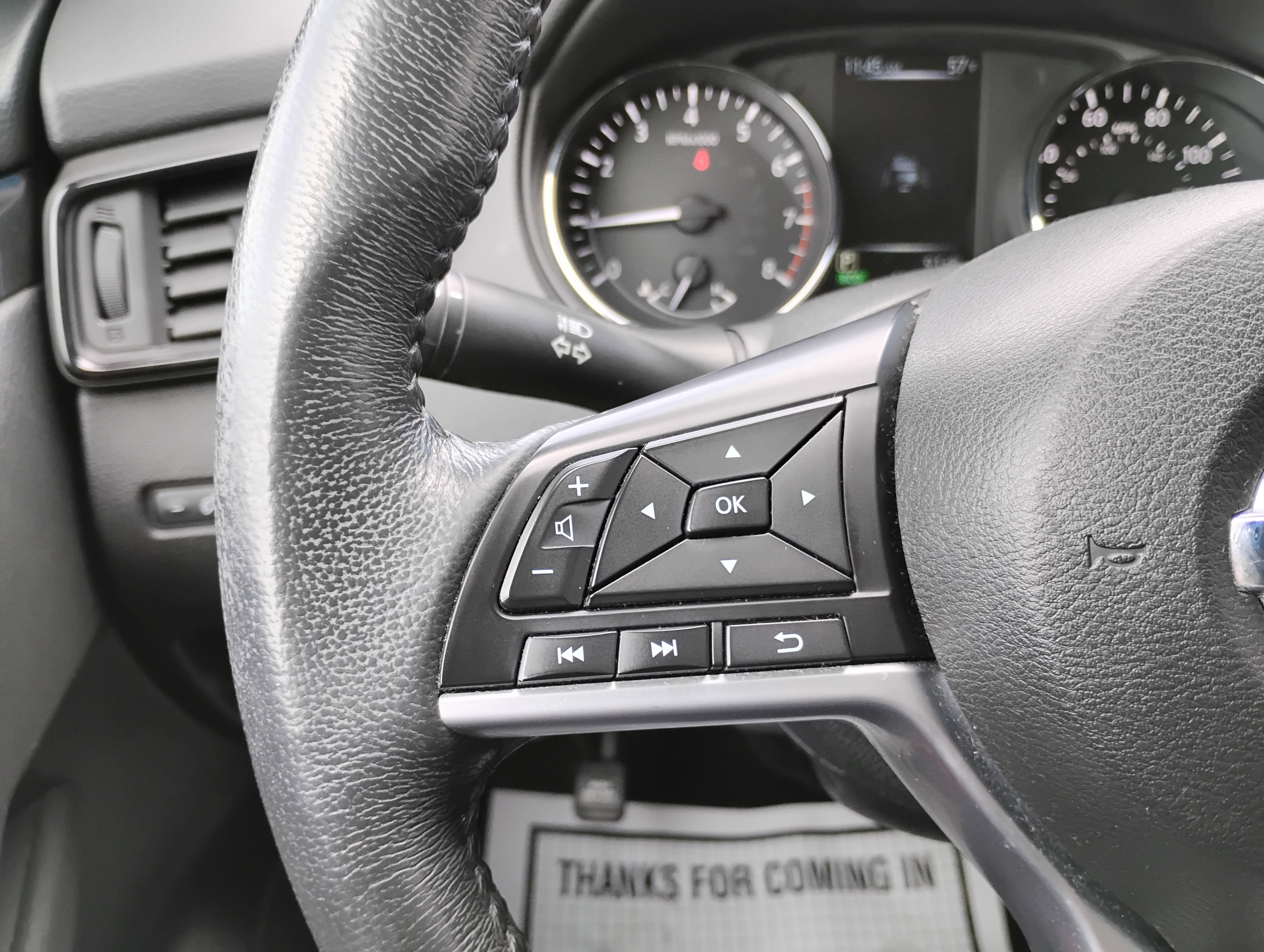 Used 2017 Nissan Rogue SV w/ Midnight Edition Package FWD image 10