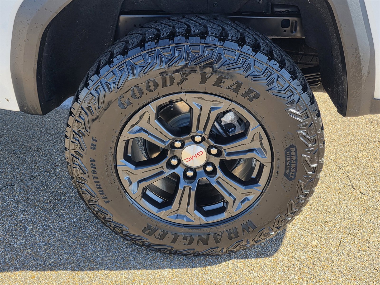 Used 2024 GMC Canyon Elevation w/ Convenience Package image 30