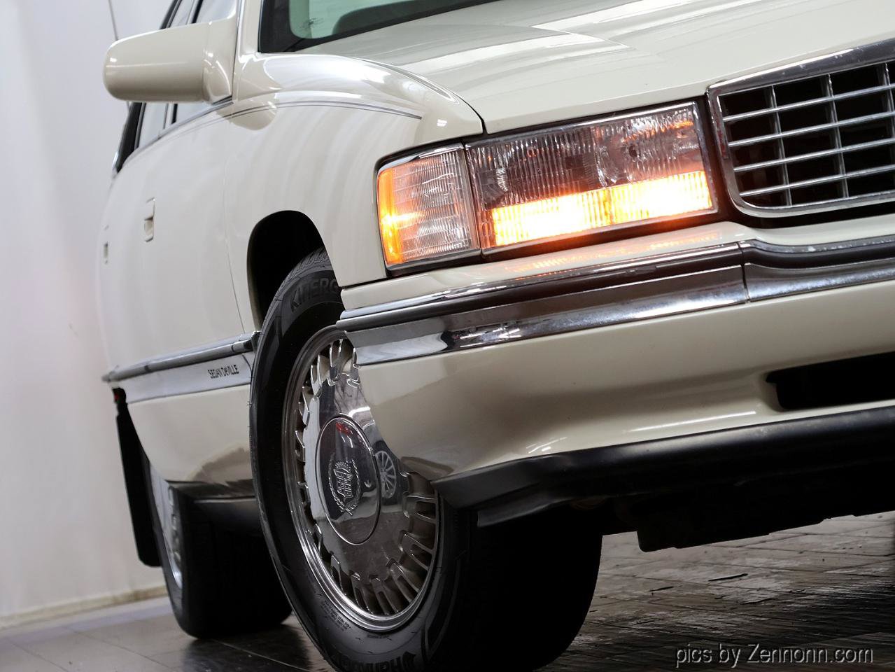 Used 1996 Cadillac De Ville Sedan FWD image 4