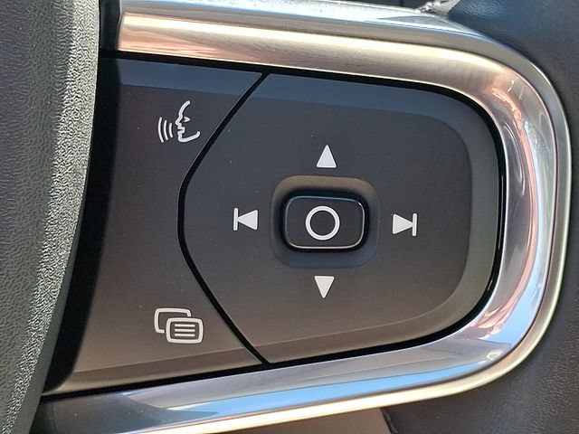 Certified 2024 Volvo XC40 B5 Plus w/ Protection Package Premier AWD/4WD image 25