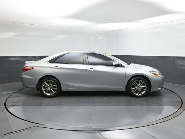 Used 2017 Toyota Camry SE FWD image 11