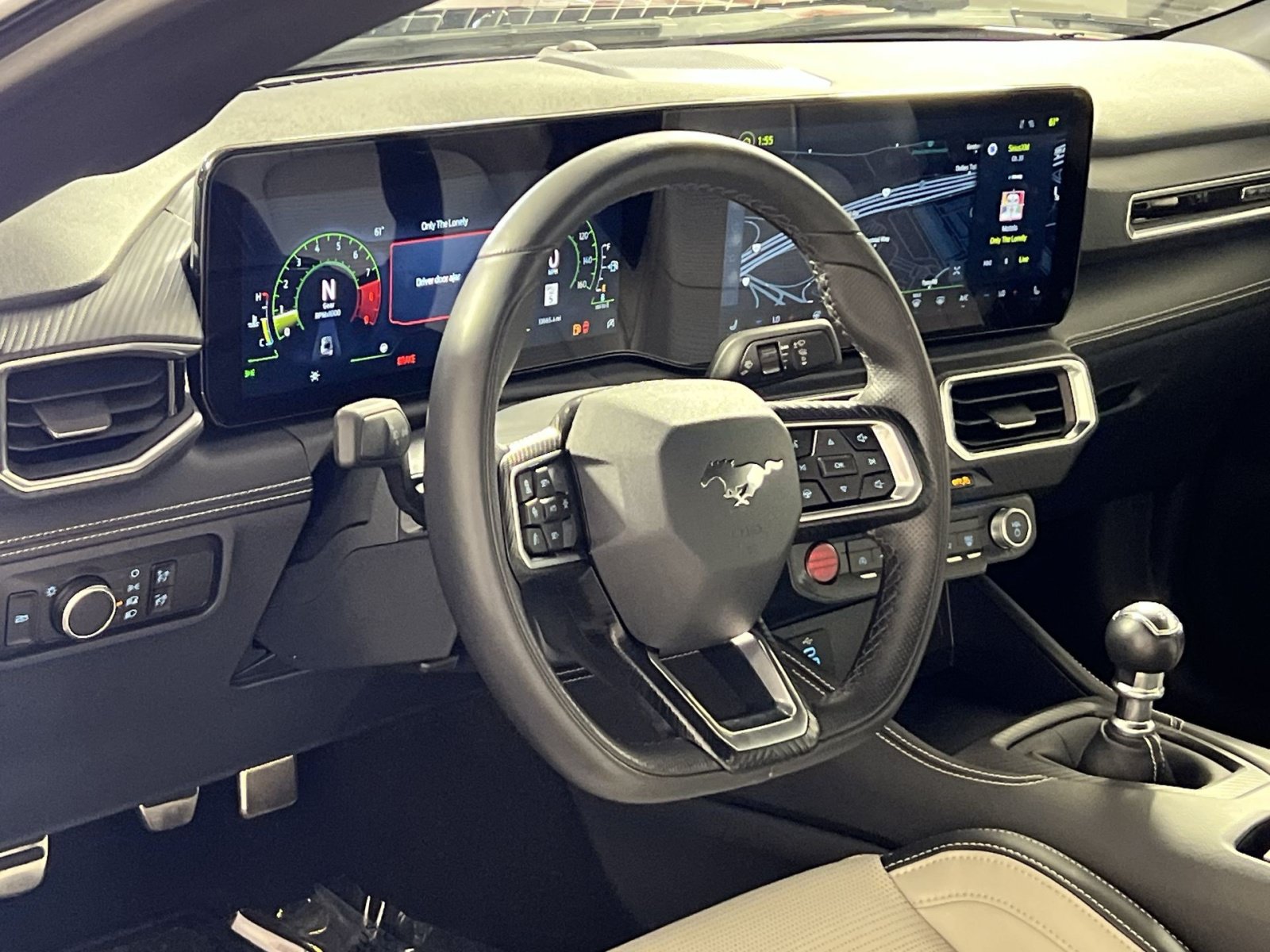 Used 2025 Ford Mustang GT Premium RWD image 17