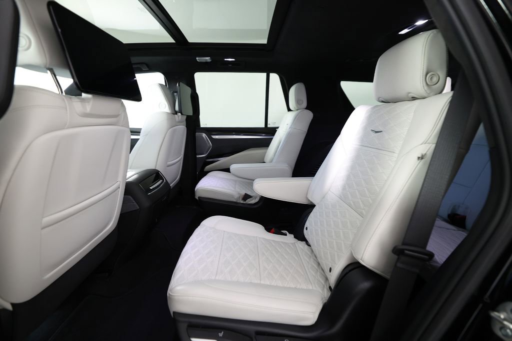 Used 2025 Cadillac Escalade V AWD/4WD image 16