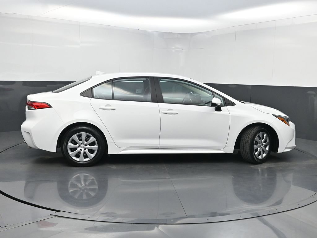 Used 2022 Toyota Corolla LE FWD image 40