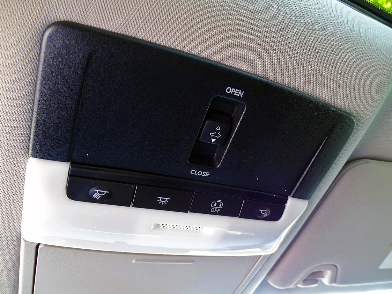 Used 2020 Nissan Altima 2.5 SR w/ Premium Package FWD image 29