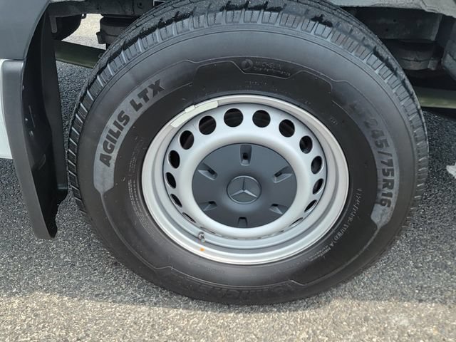 Used 2024 Mercedes-Benz eSprinter 170 Cargo image 10