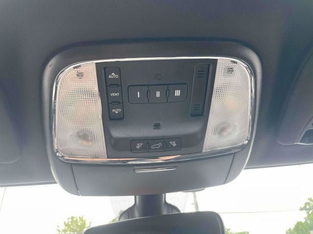 Used 2017 Jeep Grand Cherokee Trailhawk AWD/4WD image 33