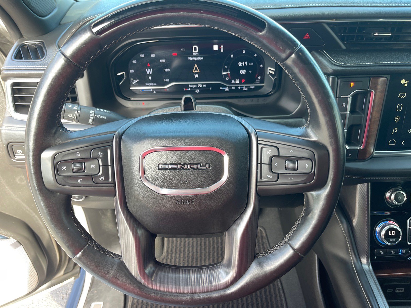 Used 2023 GMC Yukon Denali Ultimate AWD/4WD image 7