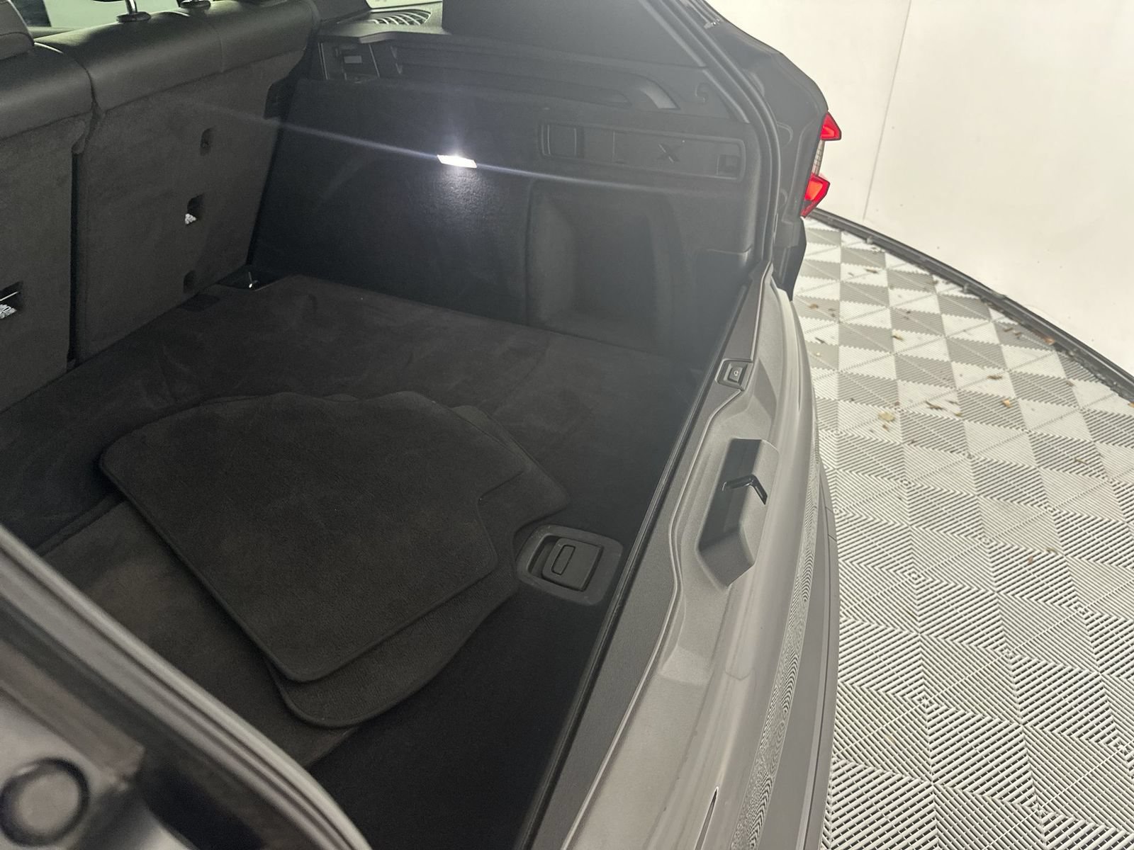 Used 2022 BMW X5 xDrive40i w/ Premium Package AWD/4WD image 26