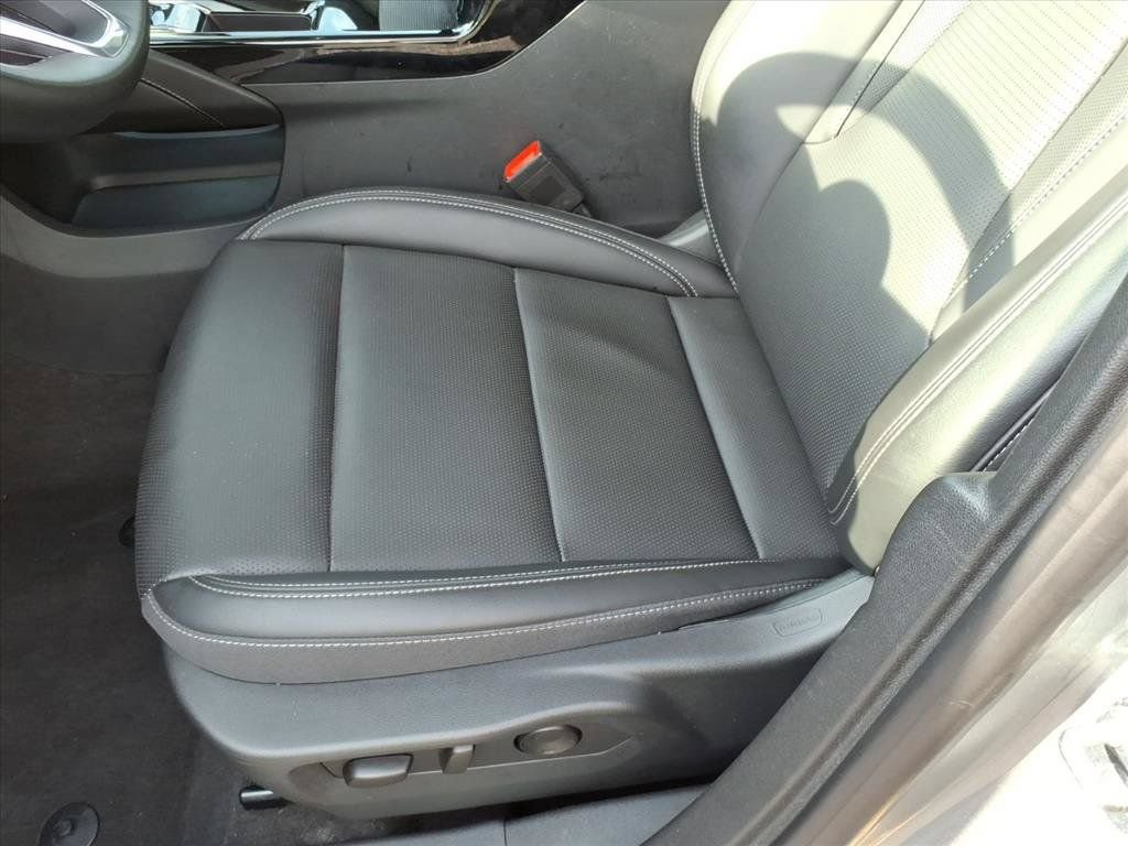 Used 2024 Buick Envision Preferred AWD/4WD image 23