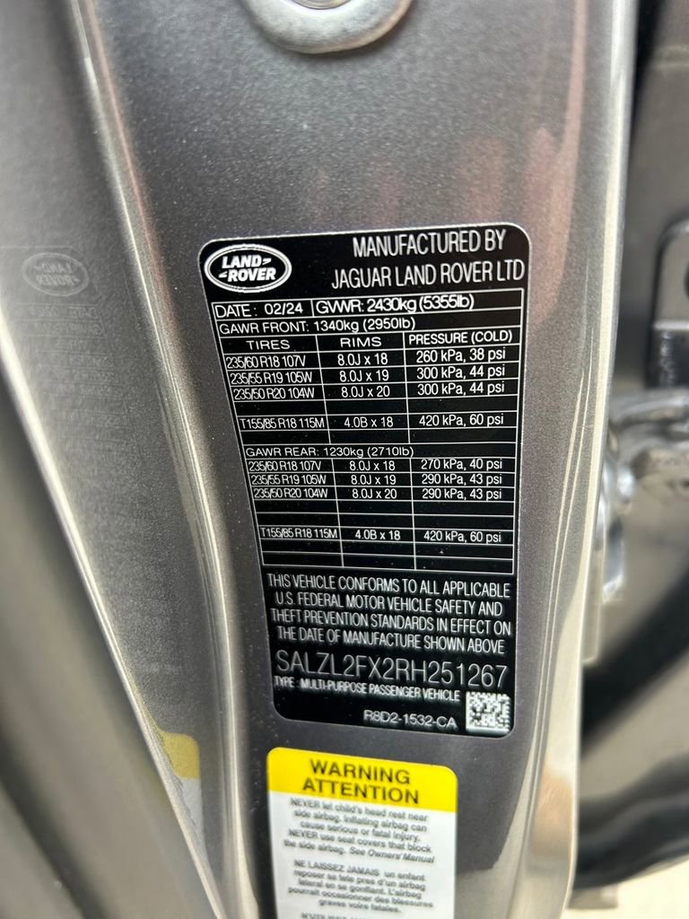 Used 2024 Land Rover Range Rover Evoque Dynamic SE image 10