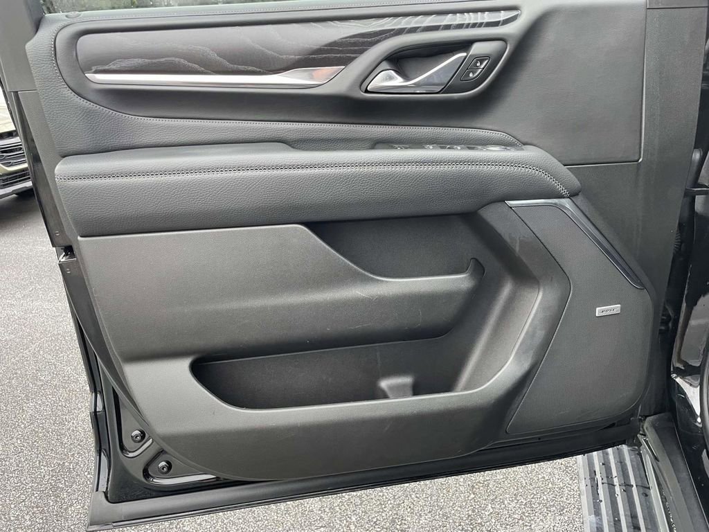 Used 2021 GMC Yukon Denali w/ Denali Premium Package image 16