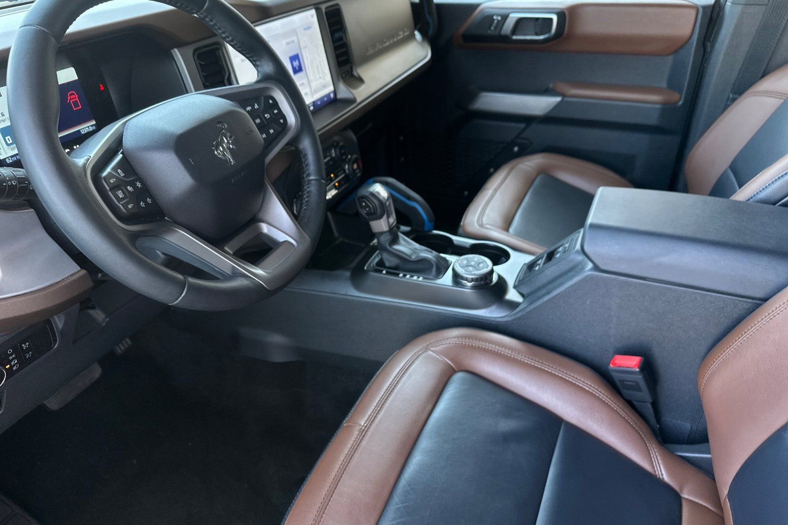 Used 2023 Ford Bronco Outer Banks w/ Sasquatch Package AWD/4WD image 10
