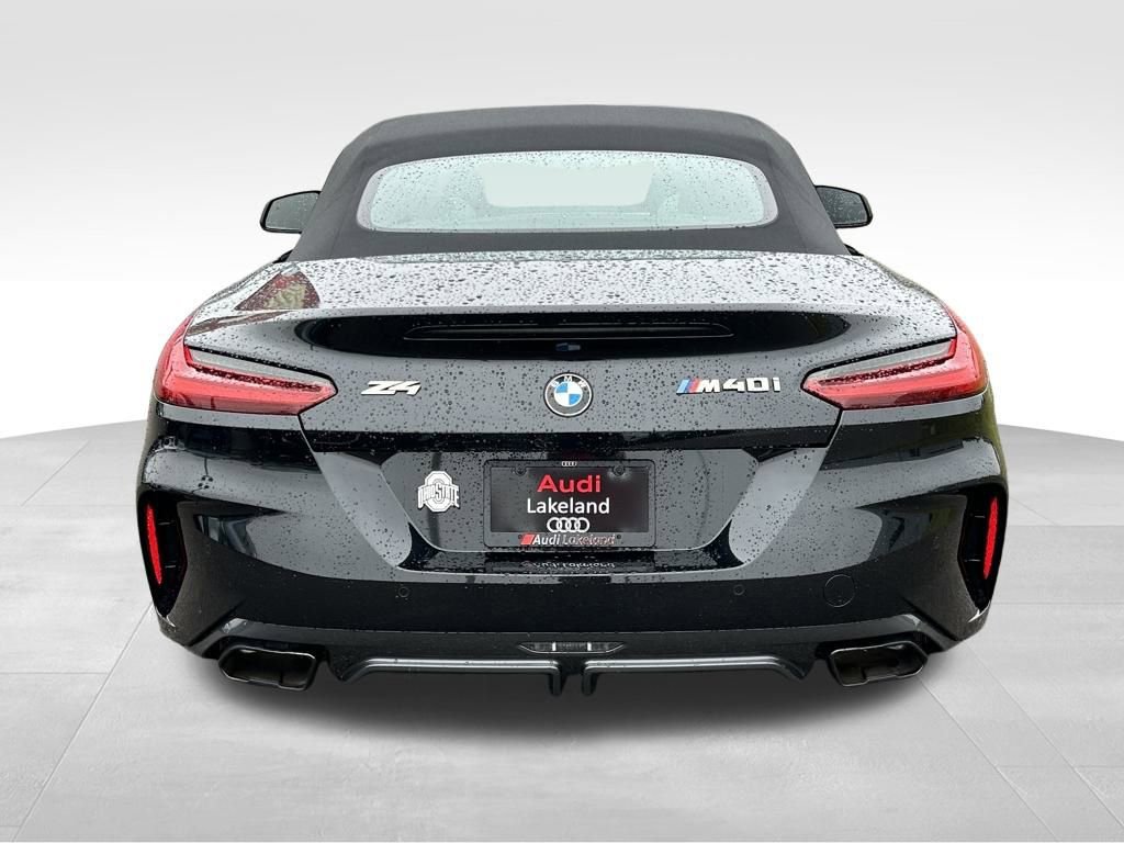 Used 2022 BMW Z4 M40i w/ Premium Package image 4