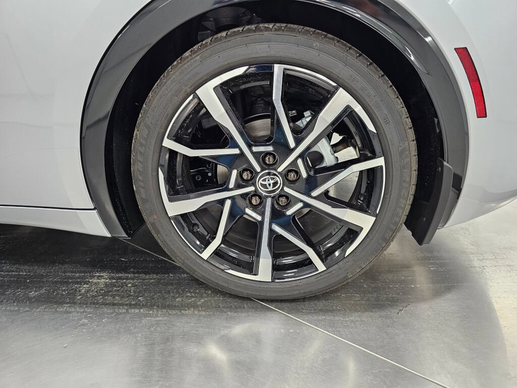 New 2026 Toyota Prius Plug-In Hybrid FWD image 10