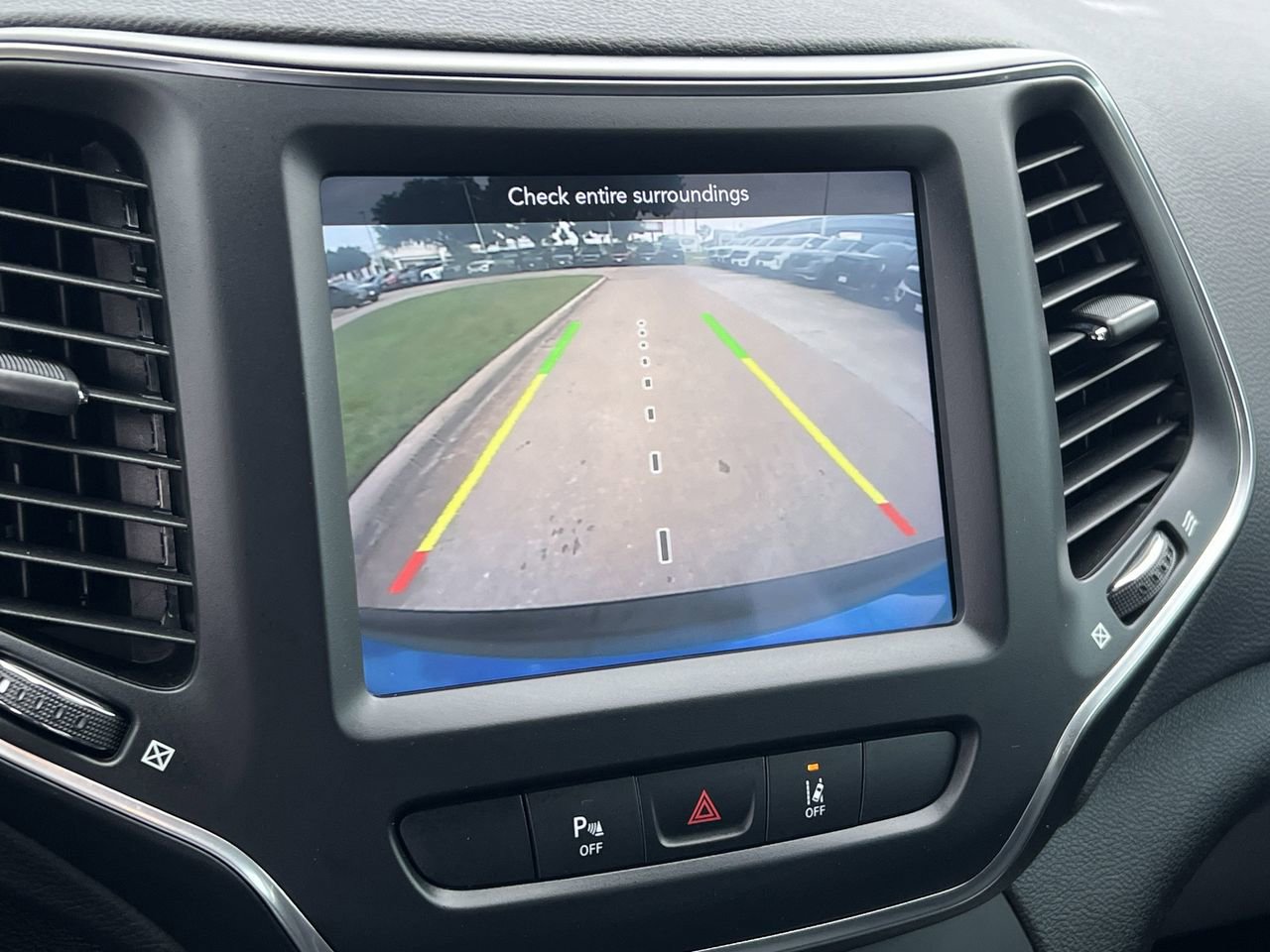 Used 2022 Jeep Cherokee Latitude Lux FWD image 15