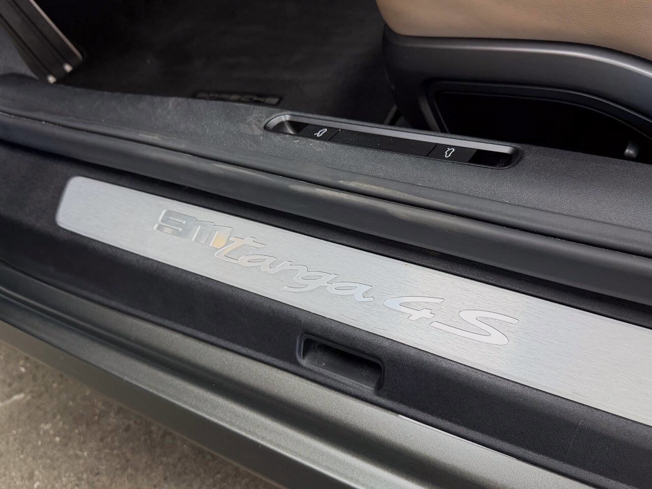 Used 2021 Porsche 911 image 64