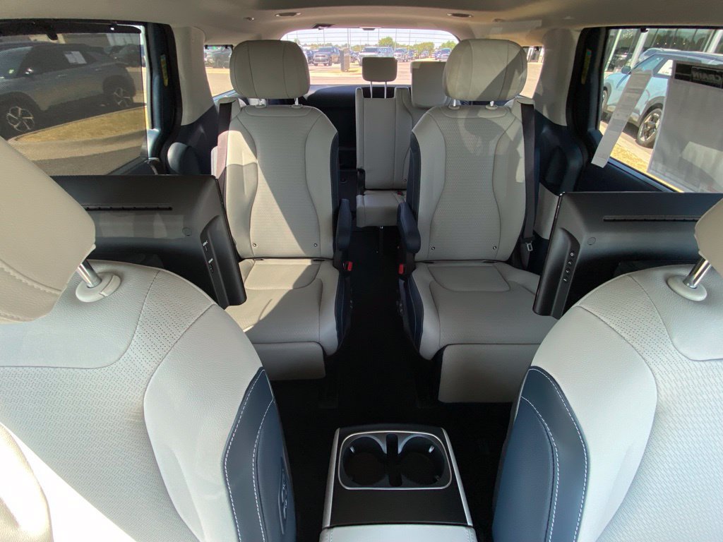 New 2026 Kia Carnival SX Prestige FWD image 27
