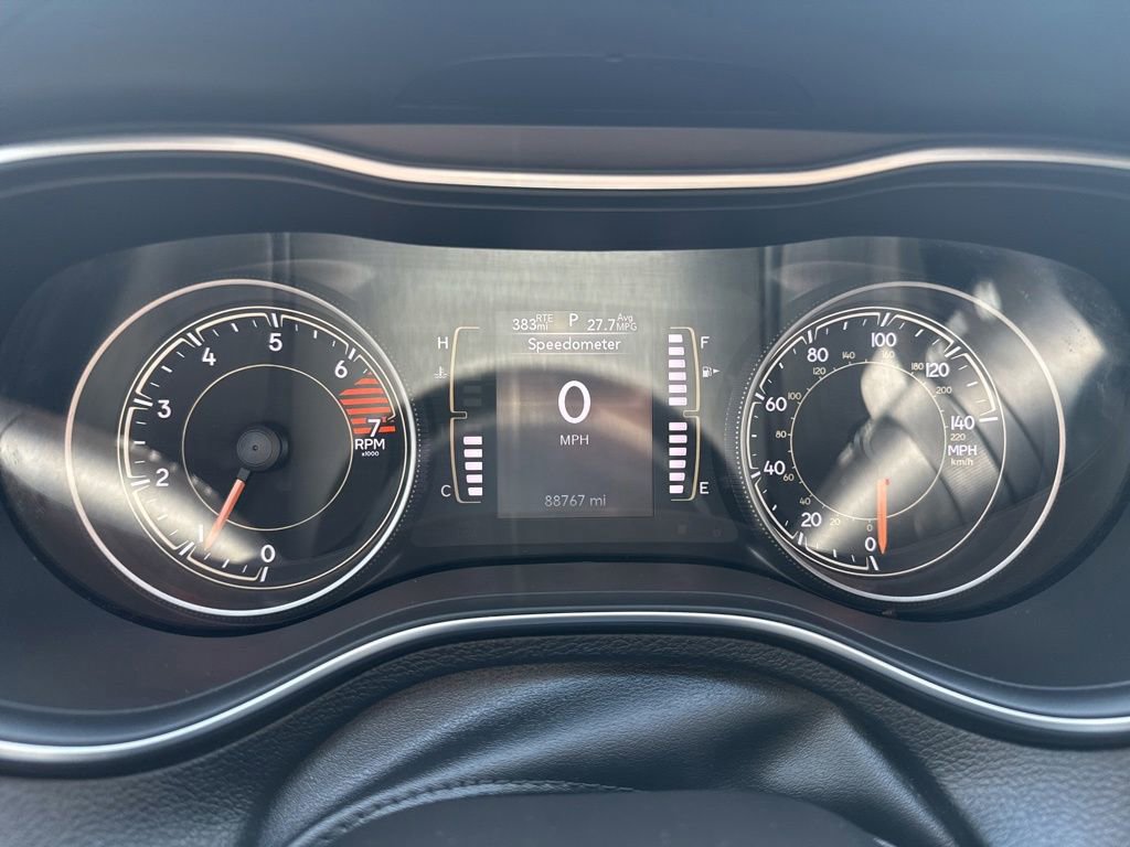 Used 2020 Jeep Cherokee Latitude Plus AWD/4WD image 13