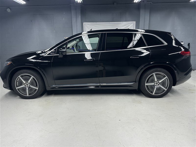 Used 2023 Mercedes-Benz EQS 580 4MATIC SUV image 9