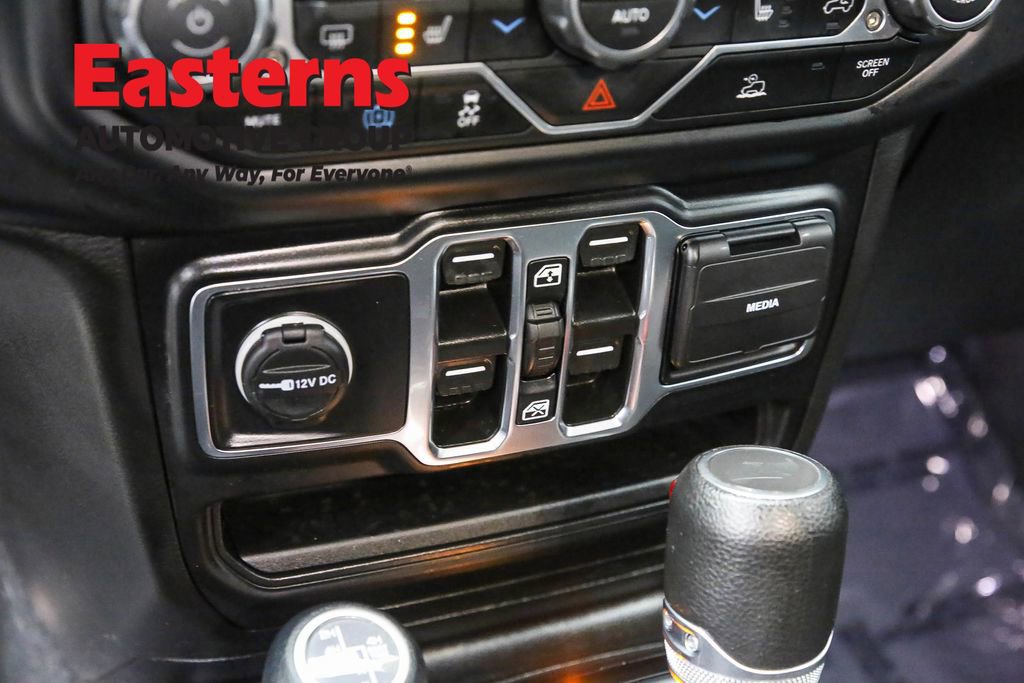 Used 2023 Jeep Wrangler Unlimited w/ Dual Top Group image 21