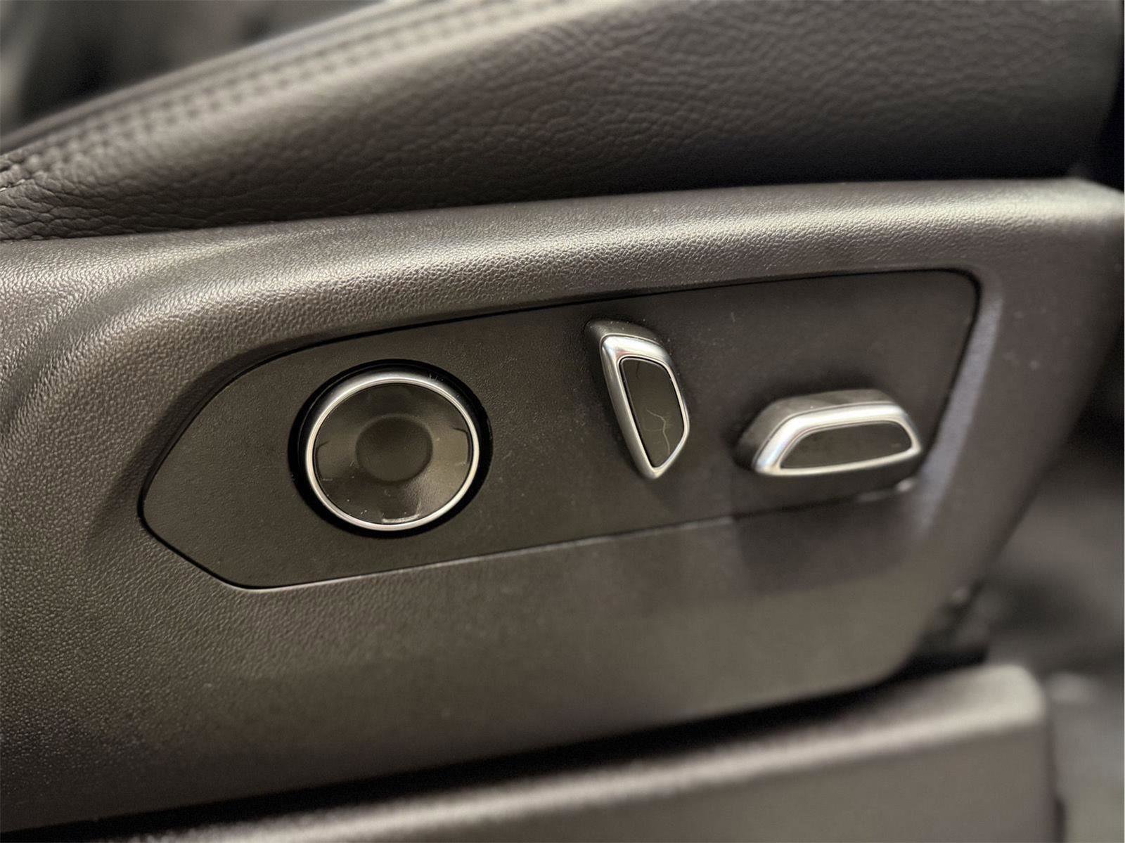 Certified 2025 GMC Sierra 3500 Denali w/ Denali Reserve Package image 64