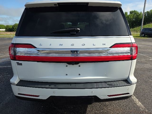 Used 2021 Lincoln Navigator Reserve AWD/4WD image 4