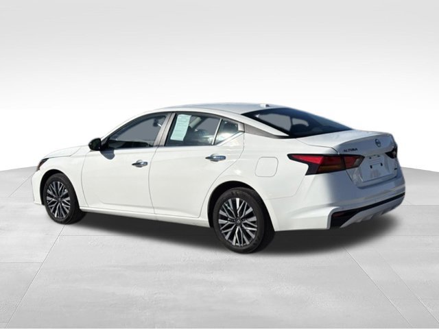 Used 2025 Nissan Altima 2.5 SV AWD/4WD image 3