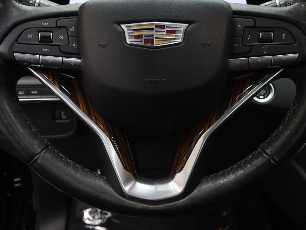 Used 2022 Cadillac Escalade Premium Luxury AWD/4WD image 19