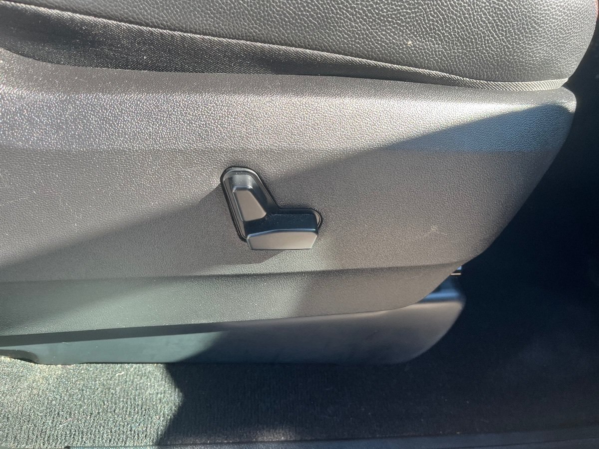 Used 2016 Dodge Grand Caravan R/T w/ Driver Convenience Group FWD image 38