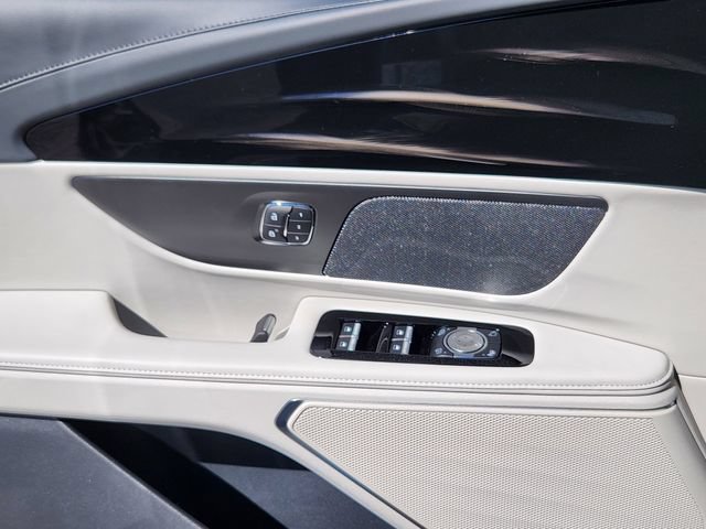 New 2026 Lincoln Nautilus Premier w/ Jet Appearance Package AWD/4WD image 9