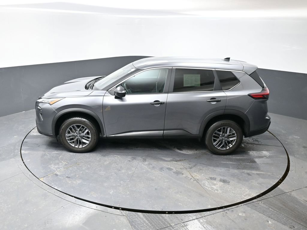 Used 2024 Nissan Rogue S image 45