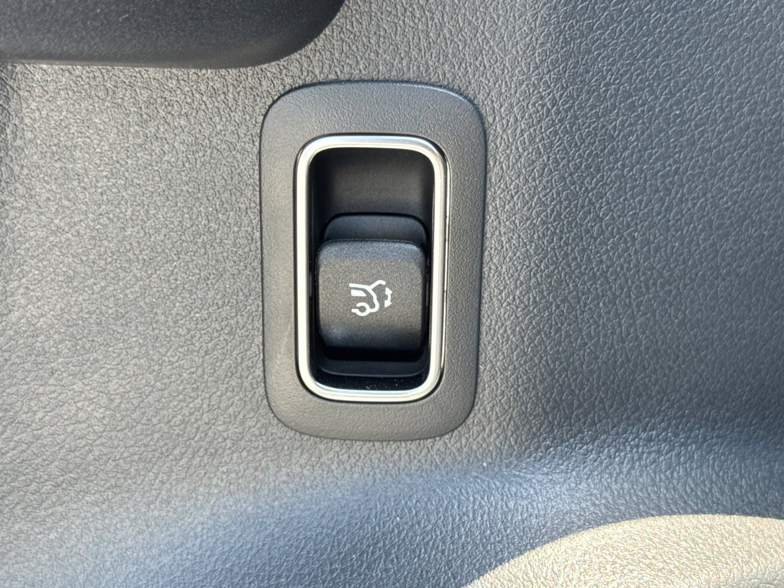 Used 2025 Mercedes-Benz GLB 250 image 14