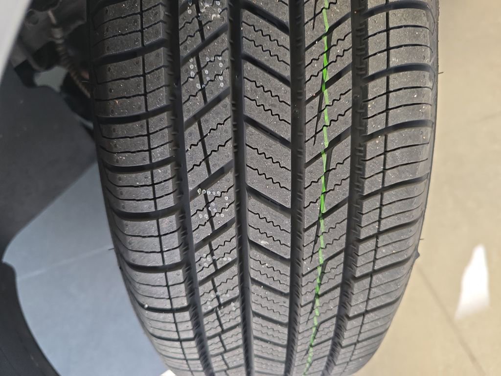 Used 2024 Kia Forte LXS w/ LXS Technology Package image 32