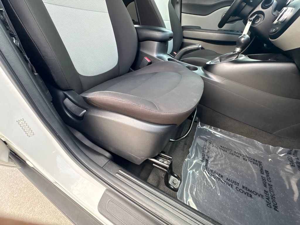 Used 2016 Kia Soul FWD image 22