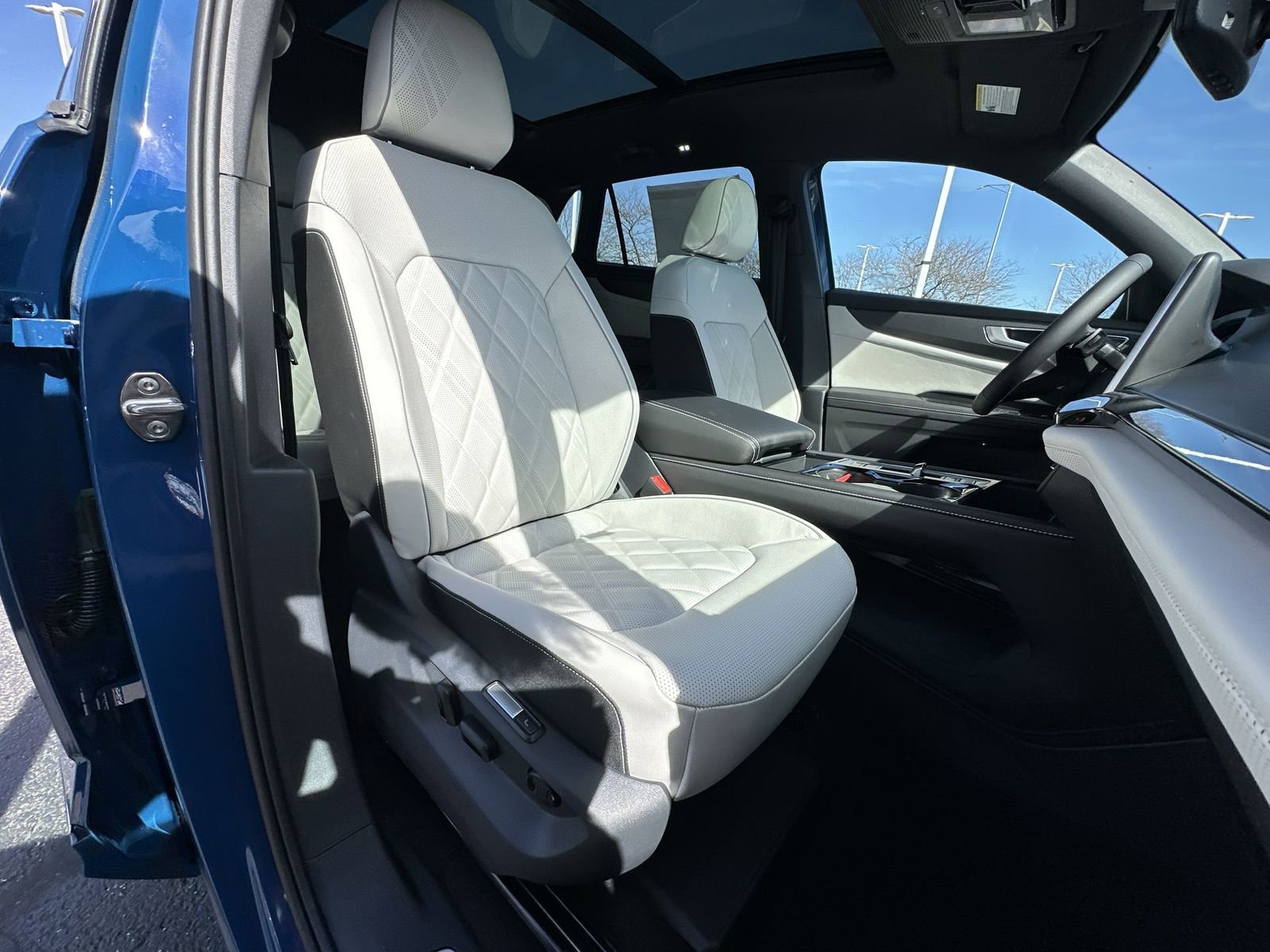 New 2025 Volkswagen Atlas Cross Sport SEL Premium R-Line image 28