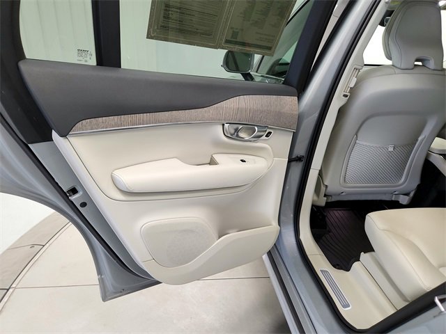 Used 2024 Volvo XC90 B5 Plus image 33