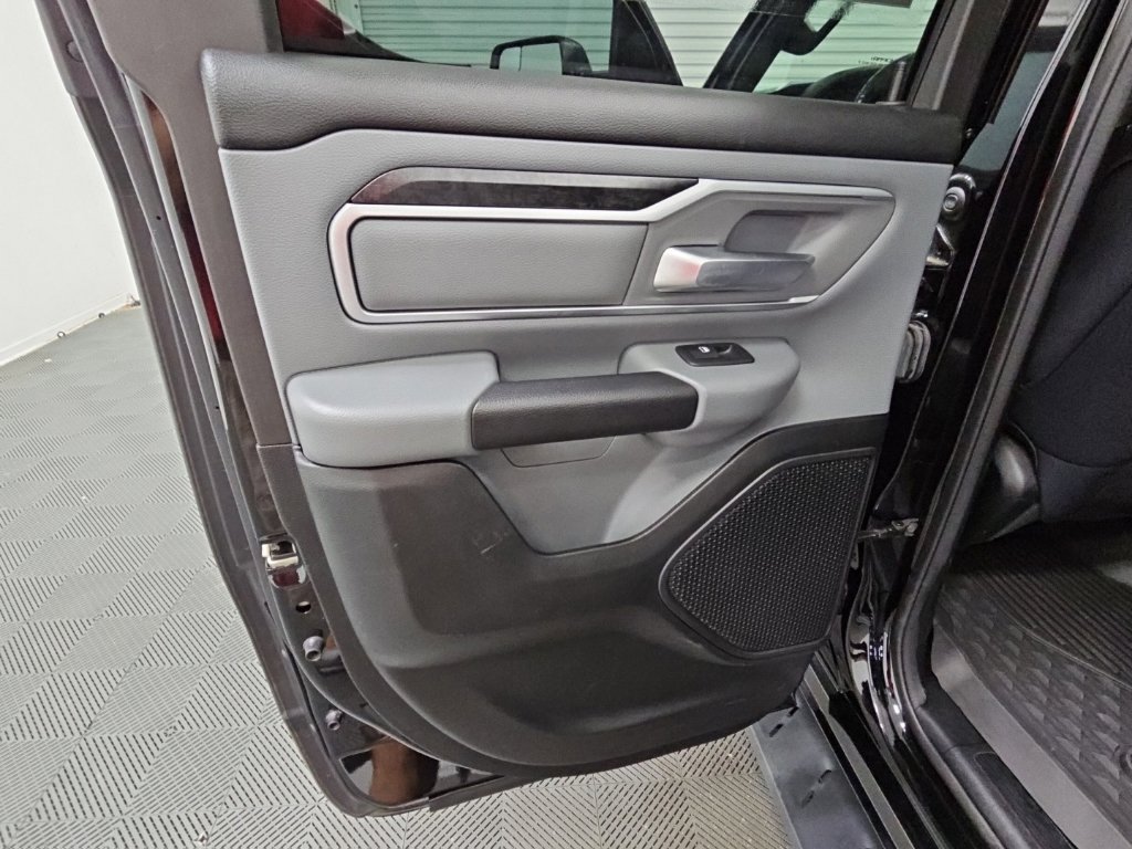 Used 2021 RAM 1500 Big Horn RWD image 31