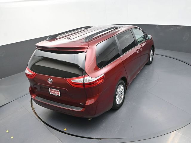 Used 2016 Toyota Sienna XLE image 23