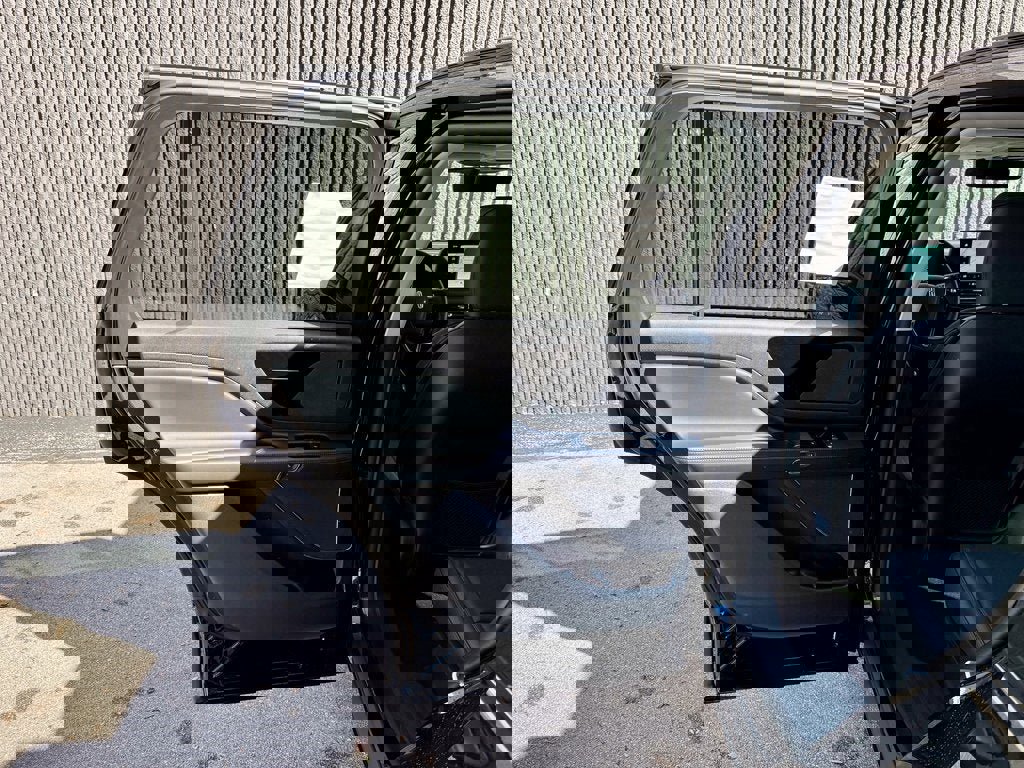 New 2025 Lincoln Aviator AWD w/ Jet Appearance Package image 15