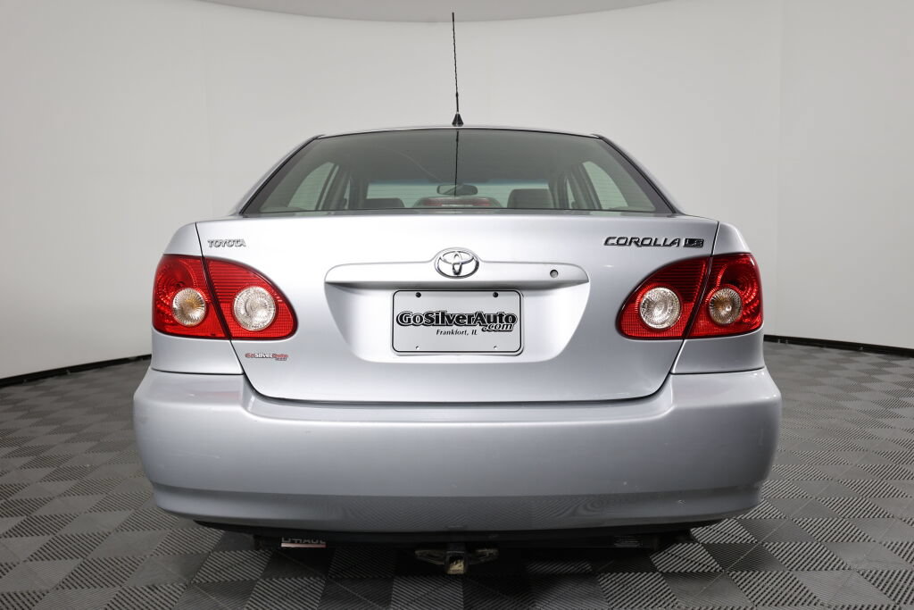 Used 2005 Toyota Corolla LE FWD image 3