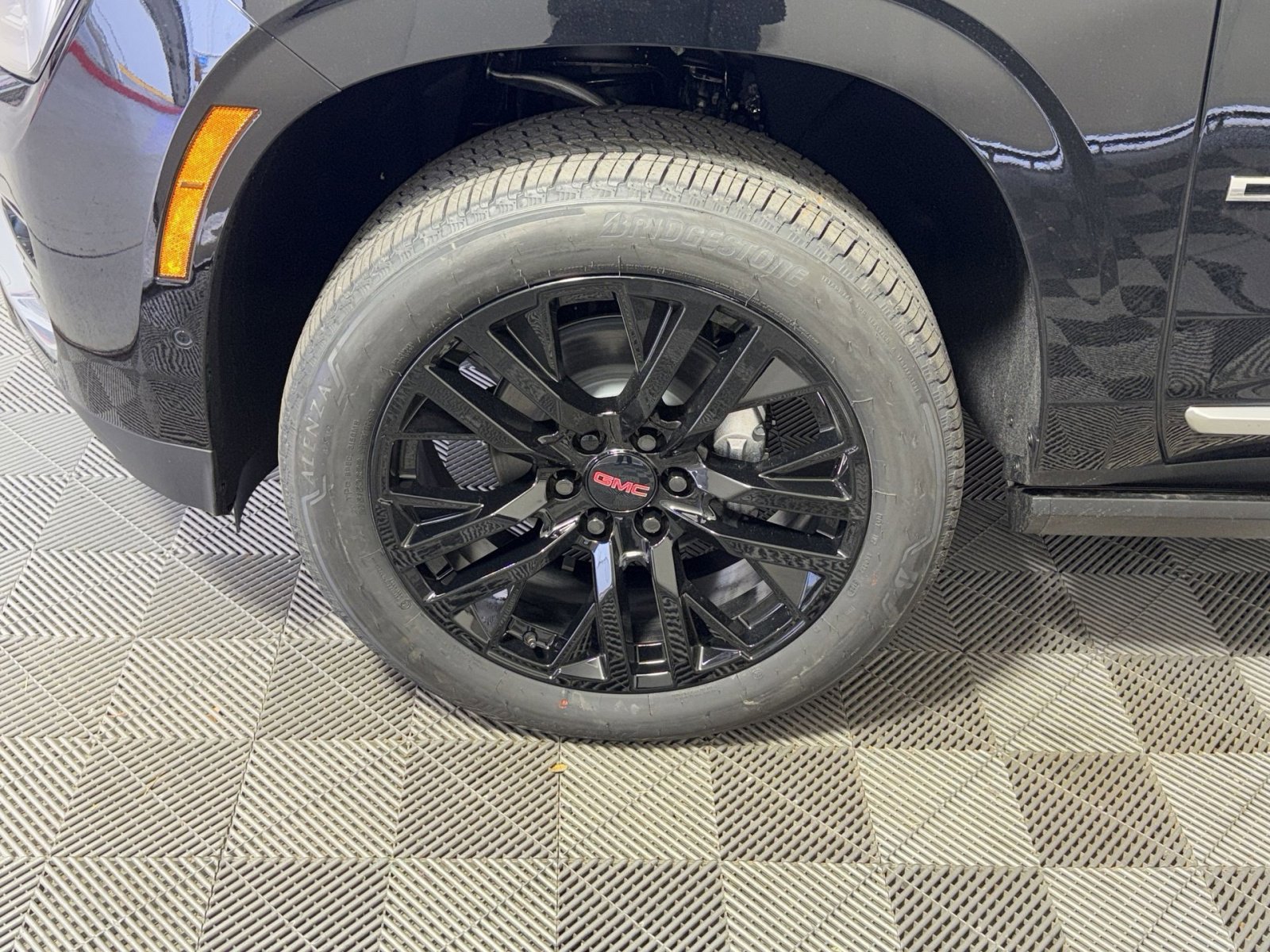 New 2026 GMC Yukon Denali w/ Denali Reserve Package image 12