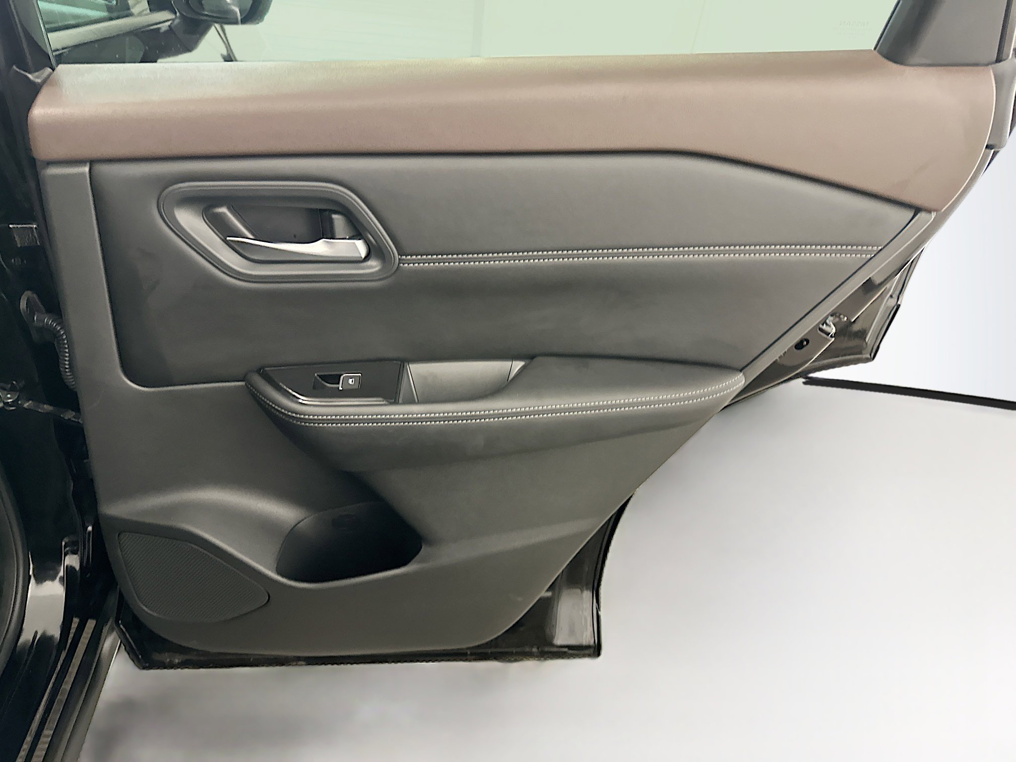 Used 2023 Nissan Rogue SL image 32