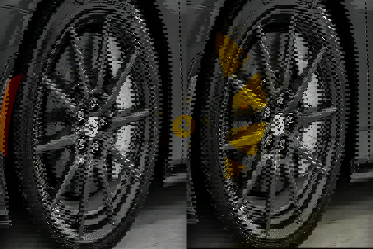 Used 2024 Ferrari SF90 Spider image 17