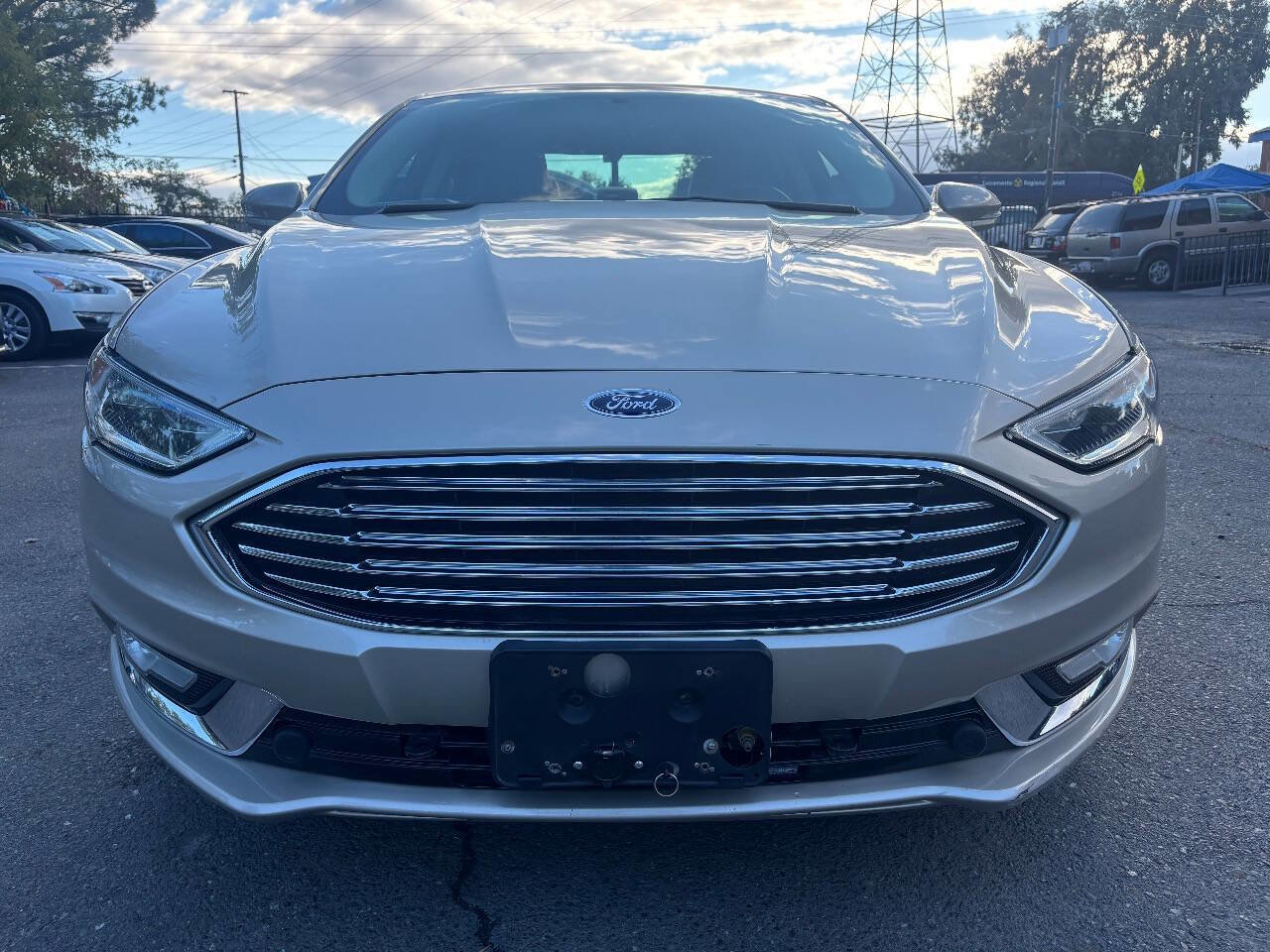 Used 2017 Ford Fusion SE w/ Equipment Group 602A image 3