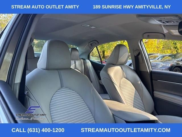 Used 2020 Toyota Camry SE w/ Cold Weather Package AWD/4WD image 14