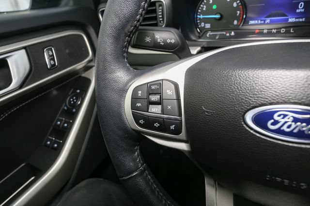 Used 2023 Ford Explorer XLT w/ Equipment Group 202A AWD/4WD image 32