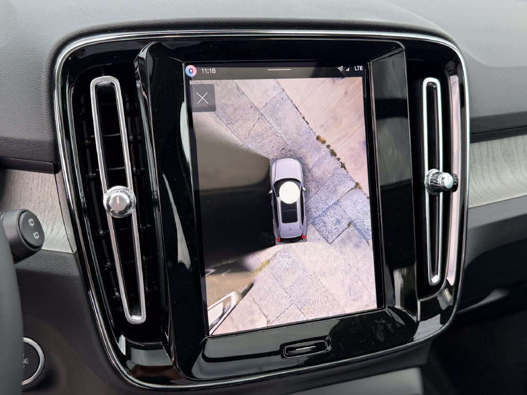 New 2026 Volvo XC40 B5 Plus w/ Protection Package Premier AWD/4WD image 23