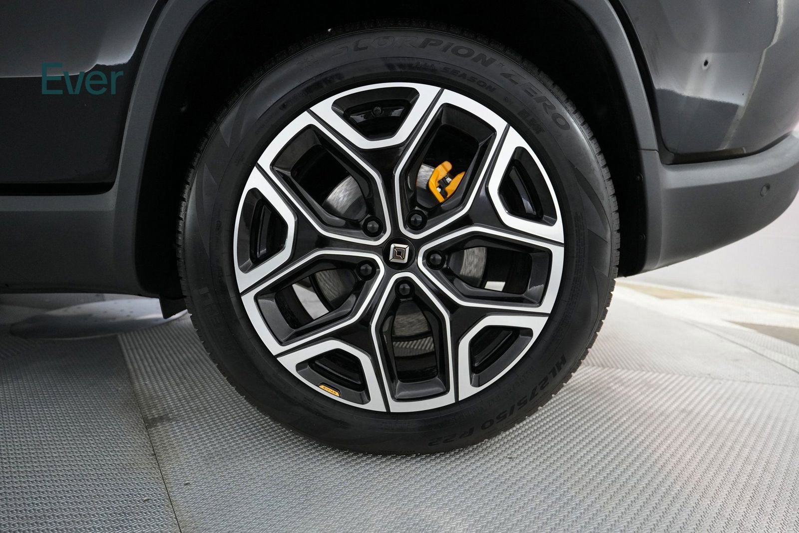 Used 2024 Rivian R1S Adventure image 17