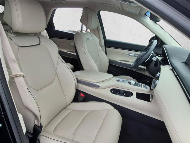 Used 2025 Genesis GV70 2.5T w/ Advanced Package AWD/4WD image 16